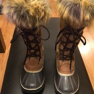 Esprit snow boots